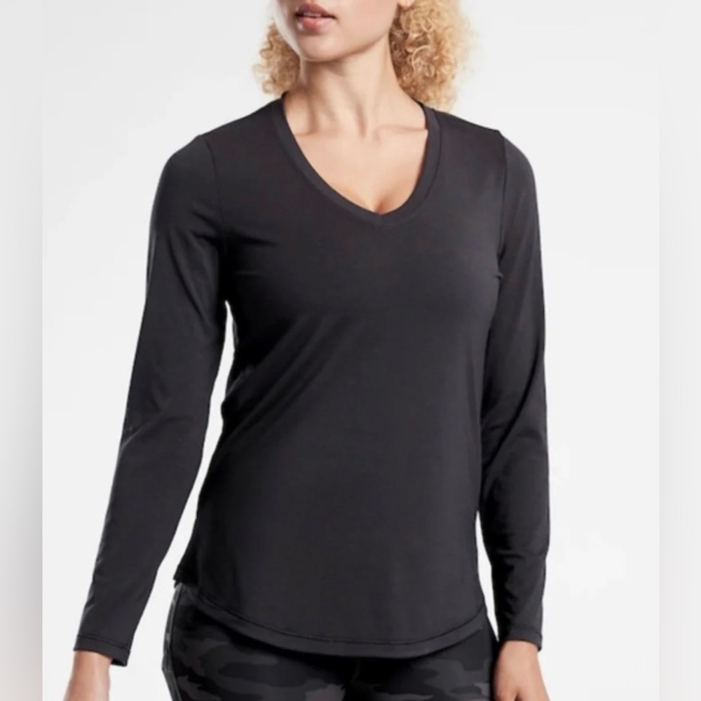 ATHLETA Essential V-Neck Long-Sleeve Top - Black XL